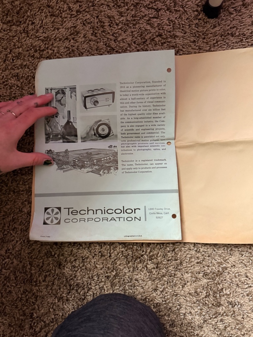Vintage Technicolor Deluxe 580 Super 8 Projector for Home Film Viewing - Picture 4 of 16